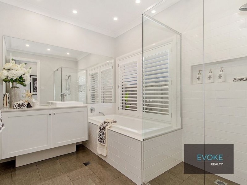 36 Spinnaker Boulevard, Newport QLD 4020