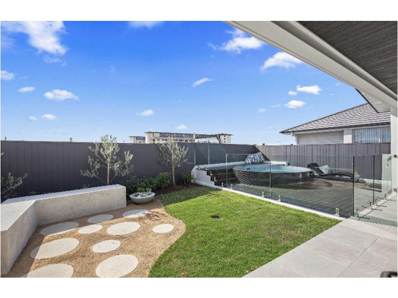 4 RANI STREET, Newport QLD 4020