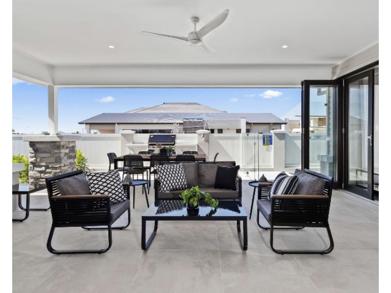 2 RANI STREET, Newport QLD 4020