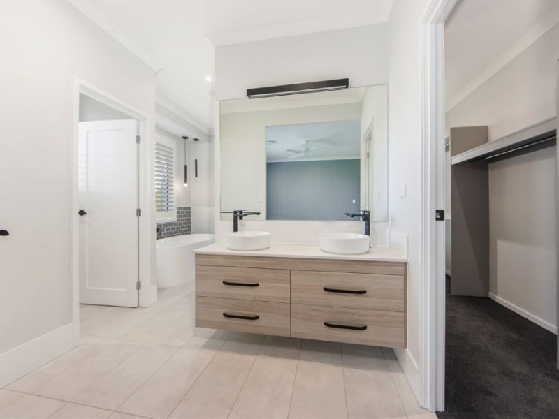 1 Crystal Brook Road, New Beith QLD 4124