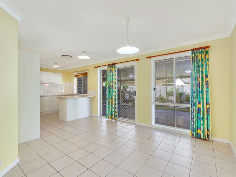 25 Kirri Avenue, Petrie QLD 4502