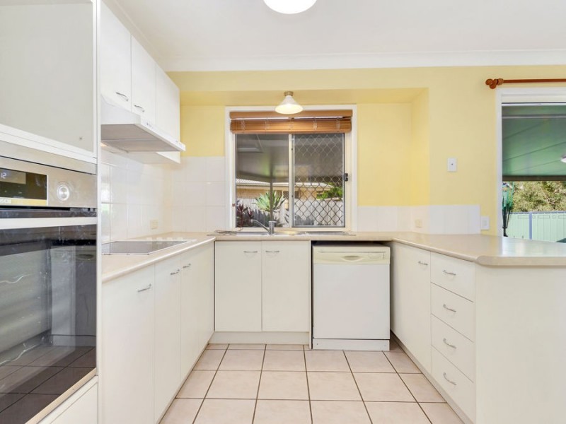 25 Kirri Avenue, Petrie QLD 4502