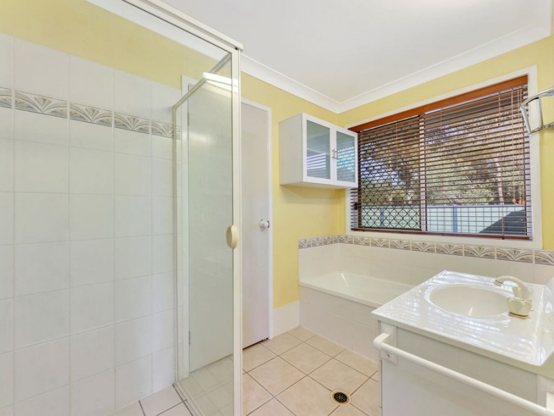 25 Kirri Avenue, Petrie QLD 4502