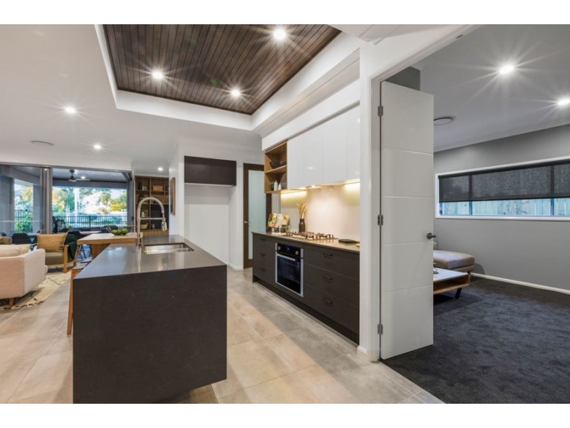 71 Attenborough Circuit, North Lakes QLD 4509