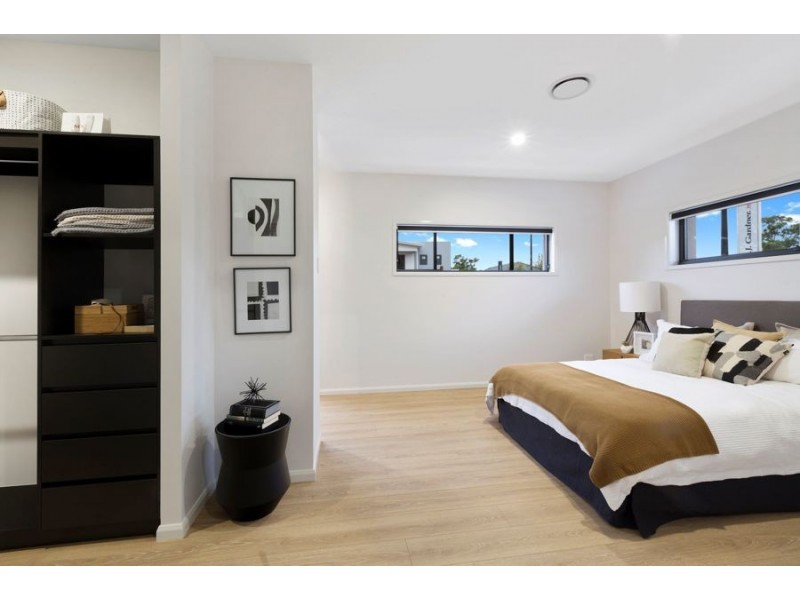 52 Windsor Drive, Upper Kedron QLD 4055