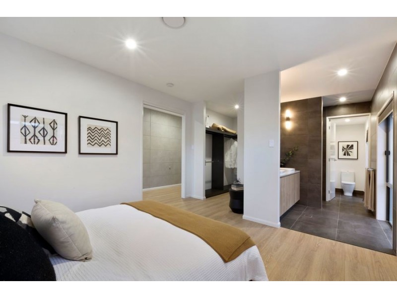 52 Windsor Drive, Upper Kedron QLD 4055