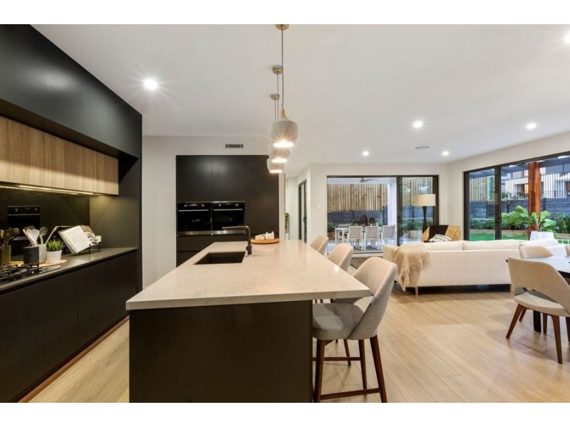 52 Windsor Drive, Upper Kedron QLD 4055