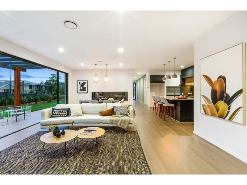 52 Windsor Drive, Upper Kedron QLD 4055