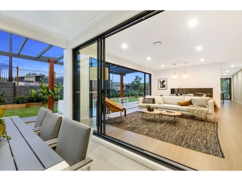 52 Windsor Drive, Upper Kedron QLD 4055