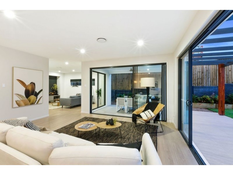 52 Windsor Drive, Upper Kedron QLD 4055