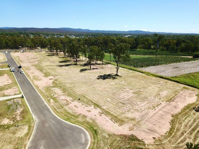 3 Lockyer Drive, Lake Clarendon QLD 4343