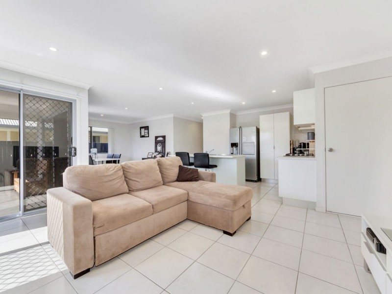 40 Central Green Drive, Narangba QLD 4504