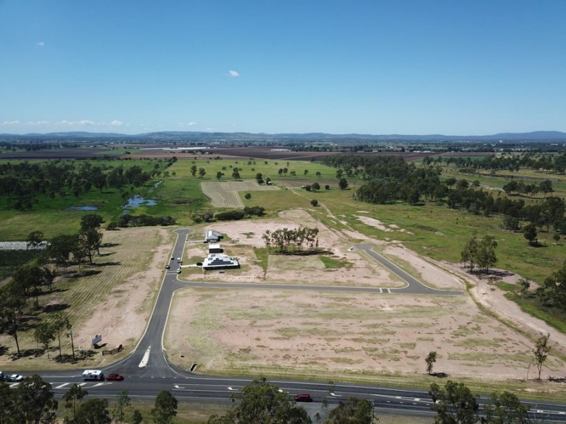 3 Maragon Court, Lake Clarendon QLD 4343