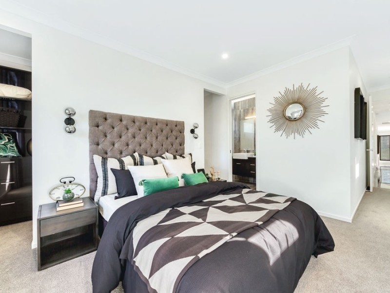 10 STURT PLACE, Upper Kedron QLD 4055