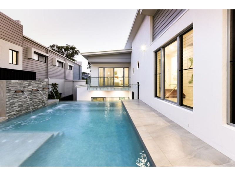 10 STURT PLACE, Upper Kedron QLD 4055