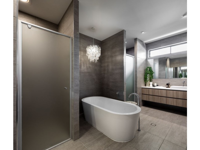 219 Canvey Road, Upper Kedron QLD 4055