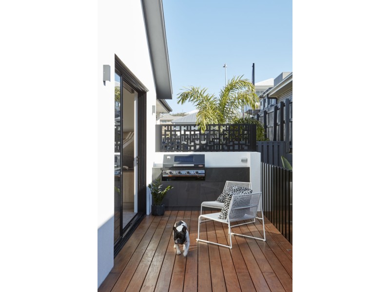 11 New York Way, Spring Mountain QLD 4124