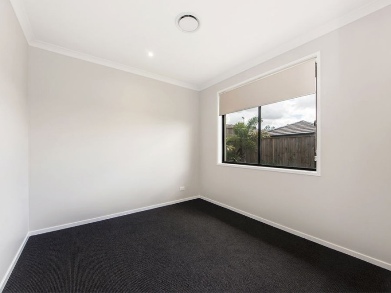 117 Sovereign Drive, Deebing Heights QLD 4306