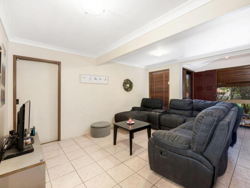 Unit 2/6 Peverell Street, Hillcrest QLD 4118