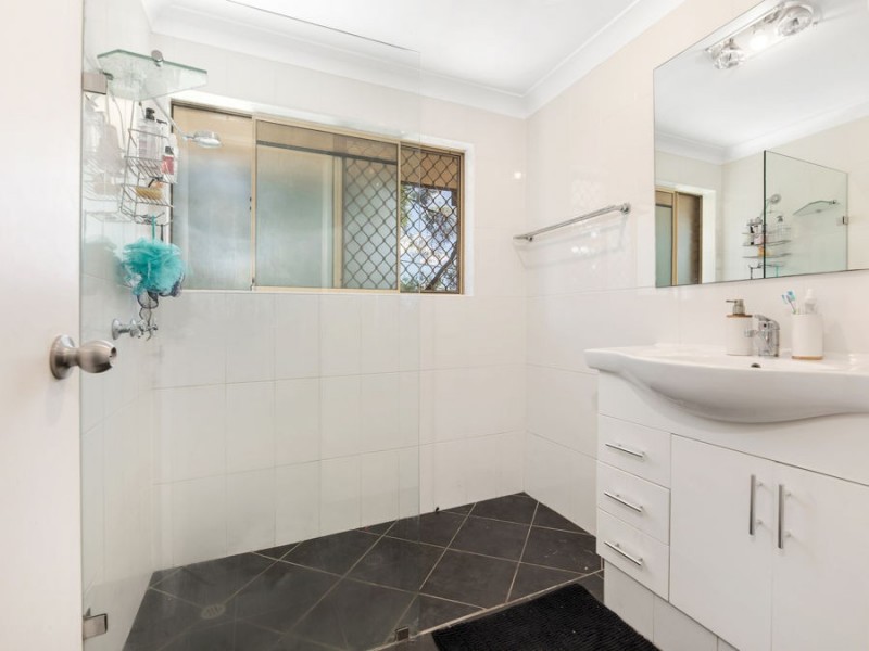 Unit 2/6 Peverell Street, Hillcrest QLD 4118