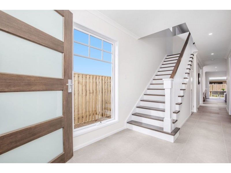 94 Citron Crescent, Helensvale QLD 4212