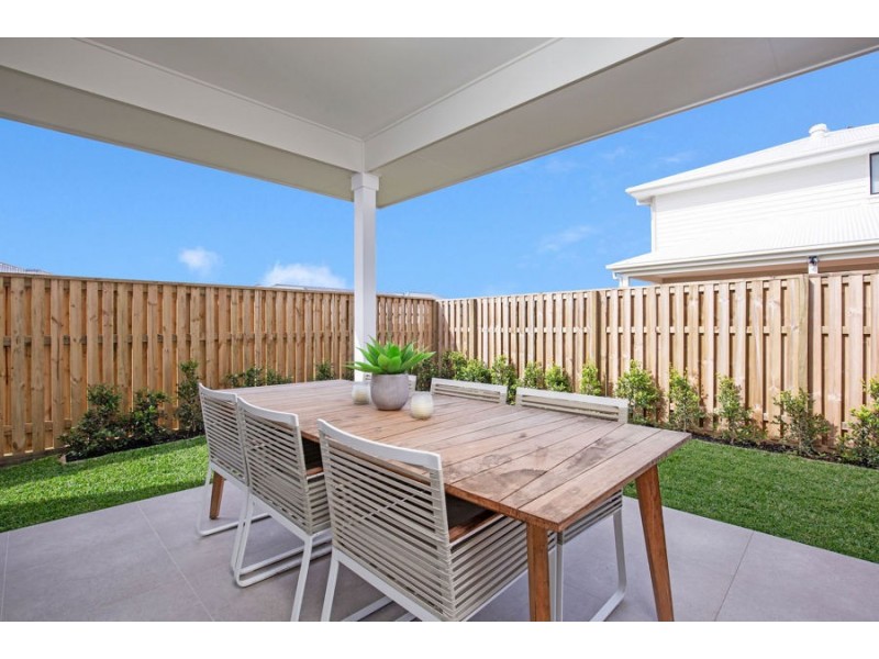 94 Citron Crescent, Helensvale QLD 4212