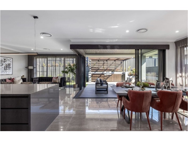 6 Forestdale Street, Coomera QLD 4209