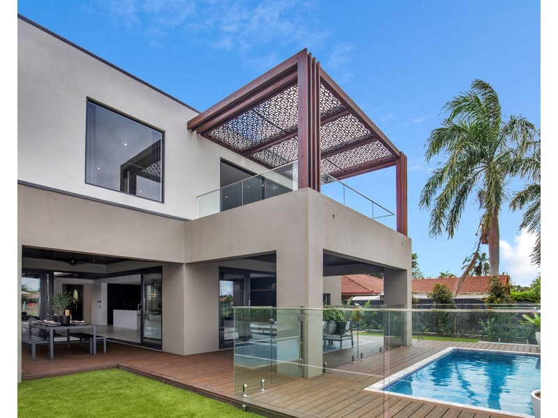 8 Fremar Street, Broadbeach Waters QLD 4218