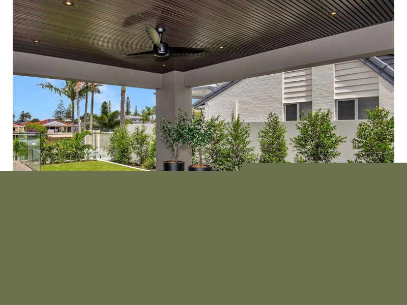 8 Fremar Street, Broadbeach Waters QLD 4218