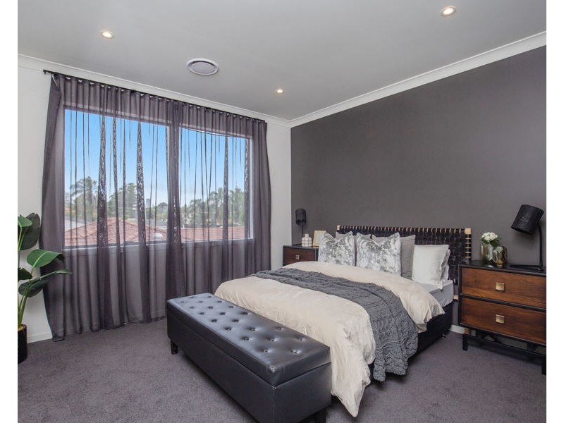 8 Fremar Street, Broadbeach Waters QLD 4218