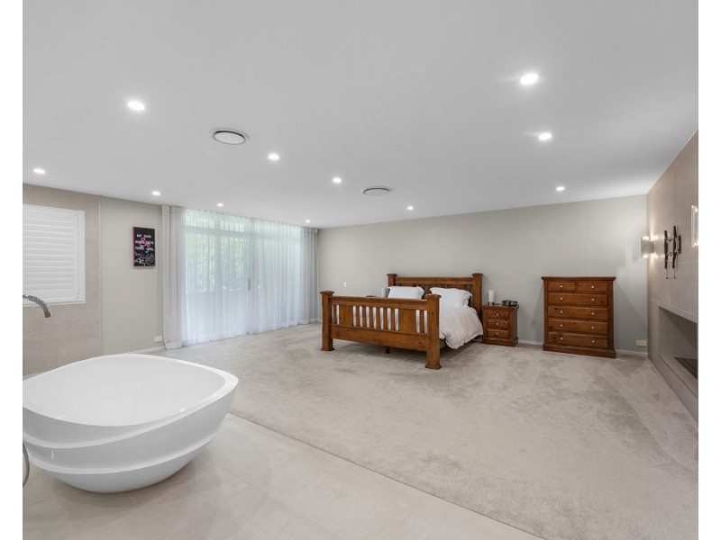 16 Turnberry Way, Brookwater QLD 4300