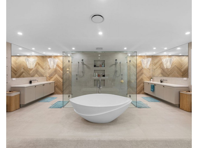 16 Turnberry Way, Brookwater QLD 4300