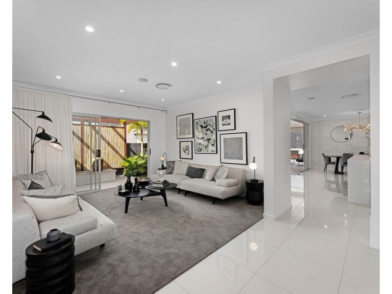 11 Houston Street, Spring Mountain QLD 4124