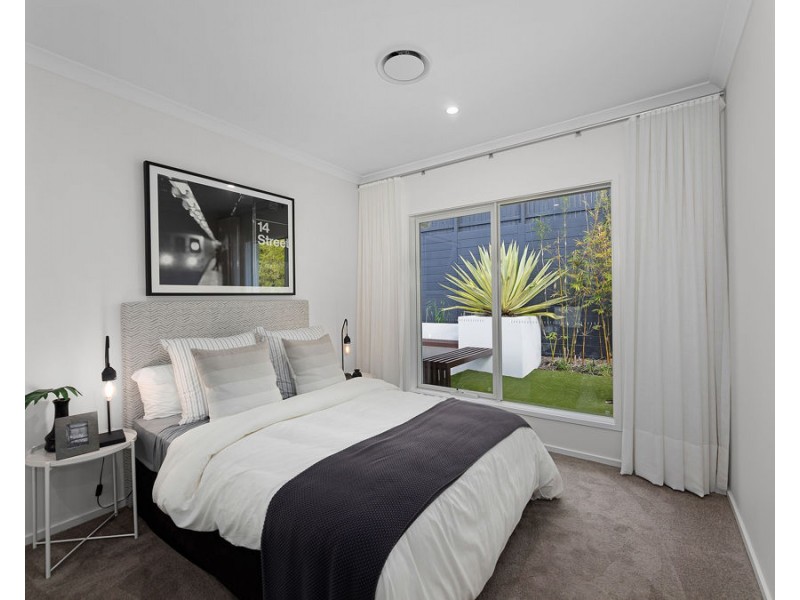 11 Houston Street, Spring Mountain QLD 4124