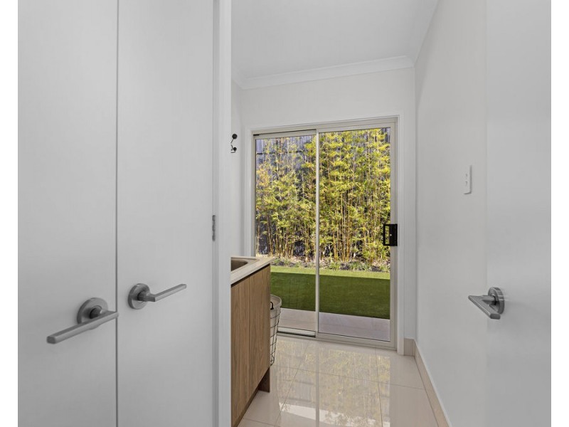 11 Houston Street, Spring Mountain QLD 4124