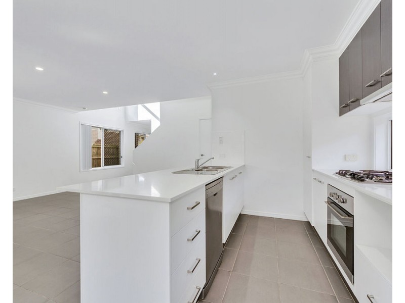 10 Pine Place, Upper Kedron QLD 4055