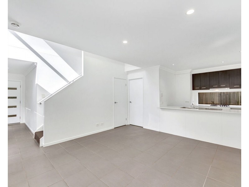 10 Pine Place, Upper Kedron QLD 4055