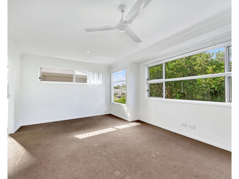 10 Pine Place, Upper Kedron QLD 4055