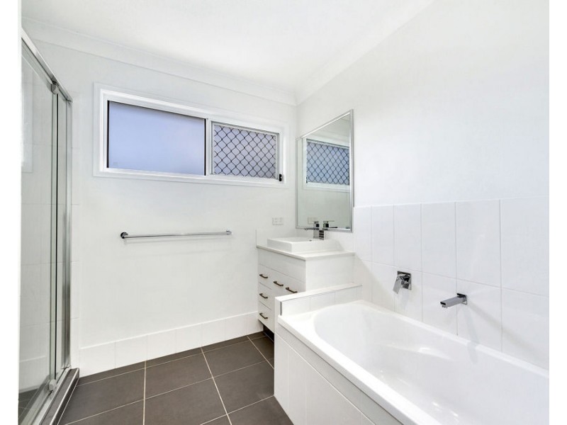 10 Pine Place, Upper Kedron QLD 4055