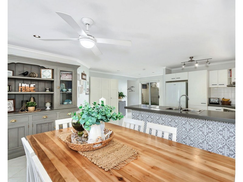 20 Queen Elizabeth Drive, Eatons Hill QLD 4037