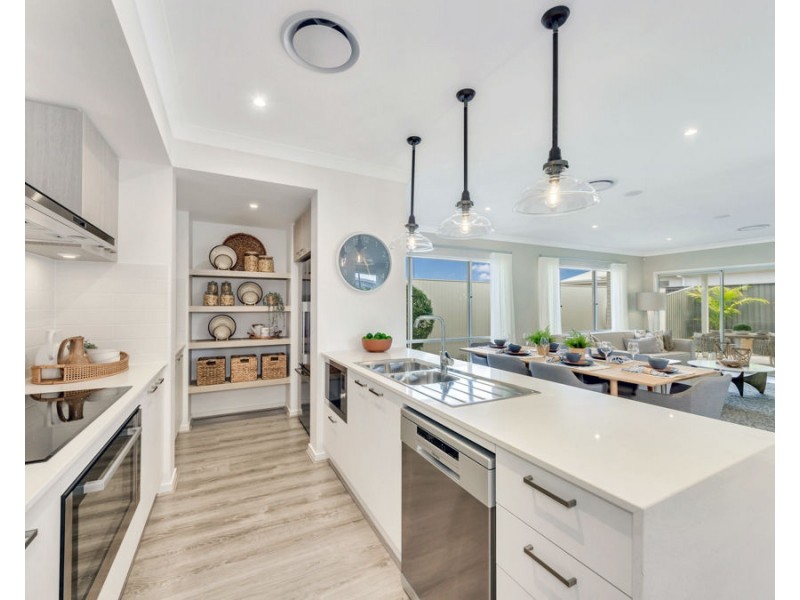 12 Village Green Boulevard, Palmview QLD 4553