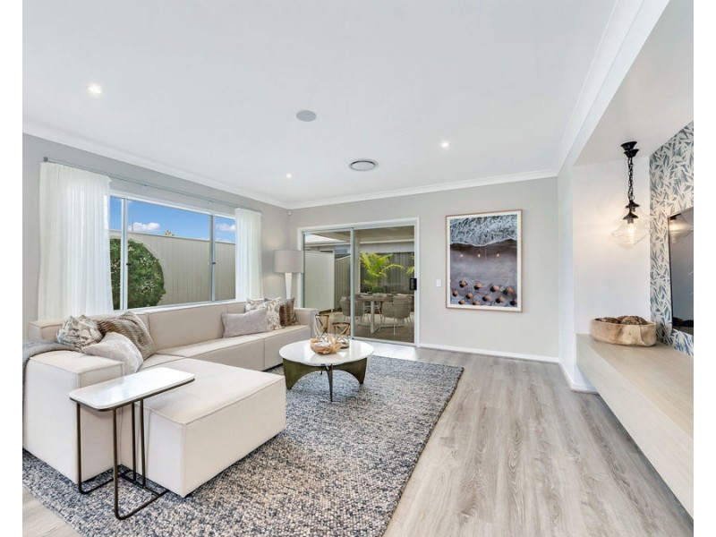 12 Village Green Boulevard, Palmview QLD 4553