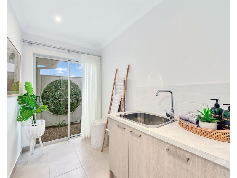 12 Village Green Boulevard, Palmview QLD 4553