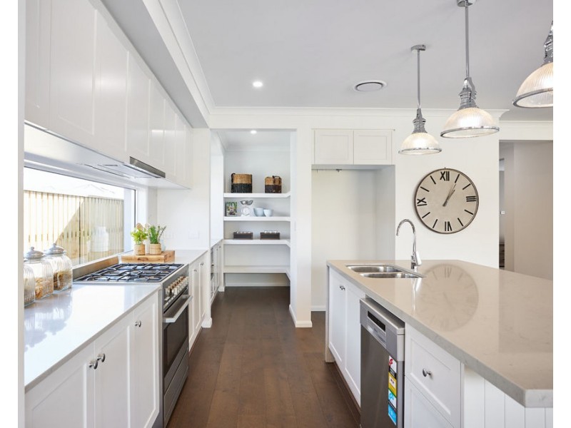 54 Meadow Circuit, Helensvale QLD 4212