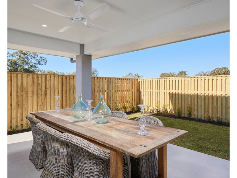 54 Meadow Circuit, Helensvale QLD 4212