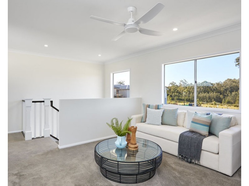 54 Meadow Circuit, Helensvale QLD 4212