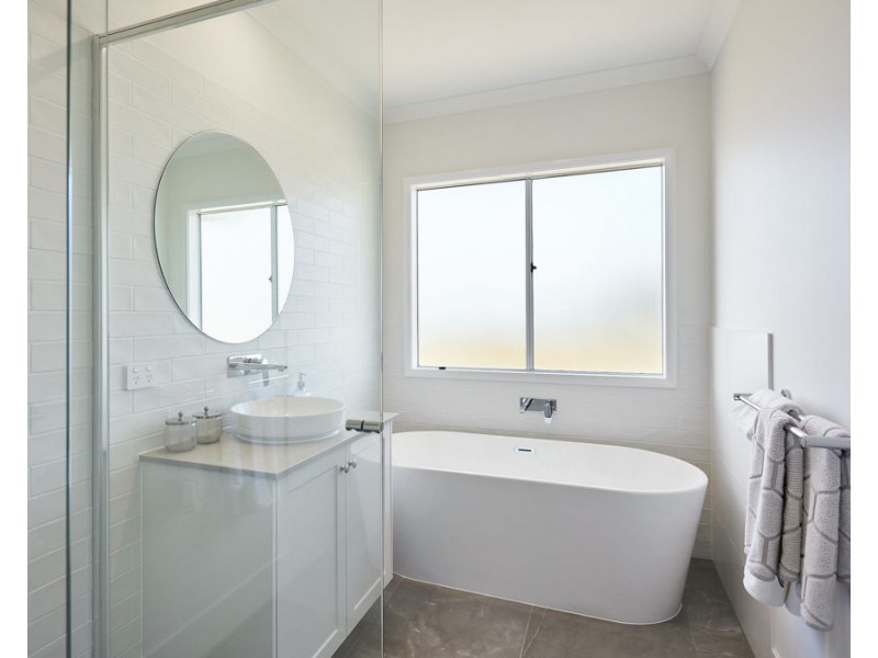 54 Meadow Circuit, Helensvale QLD 4212