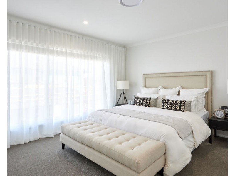 54 Meadow Circuit, Helensvale QLD 4212