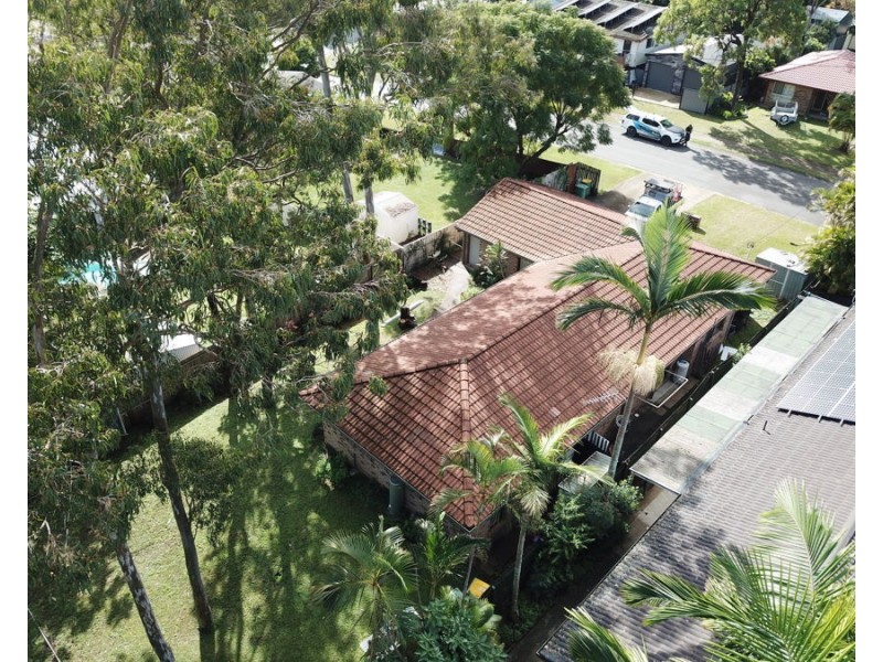 4 Newlands Avenue, Petrie QLD 4502