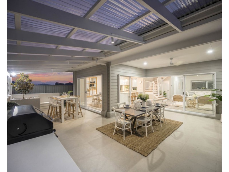 12 Cardinal Crescent, Newport QLD 4020